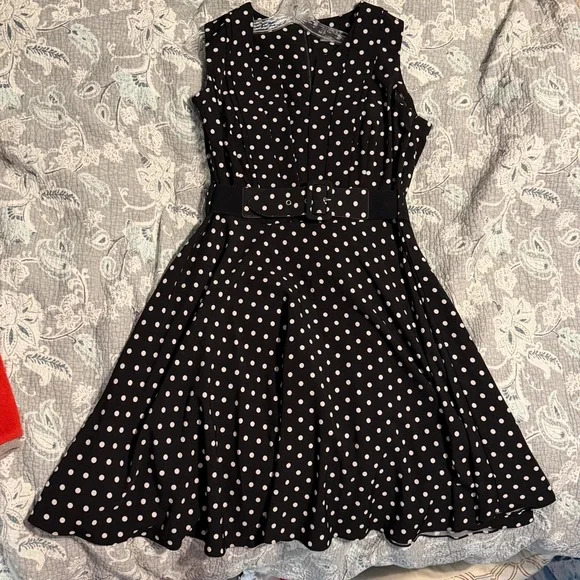 City Chic Polka Dot Sleeveless Vintage-look Dress - Black and White - Picture 8 of 10